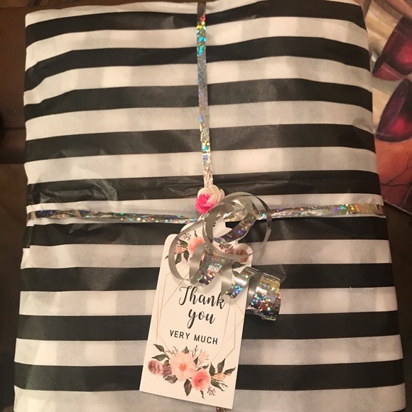 🌸 Packed with love 💕 - Picture 9 of 13